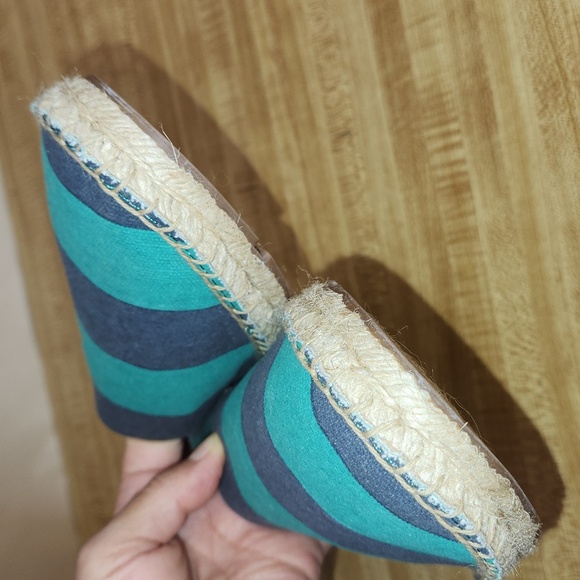 J. CREW Striped Canvas Slip on Espadrille Flats - Blue and Teal, size 10 - Picture 4 of 11